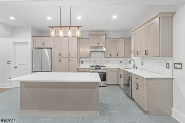 184 Seymour Ave, Newark City, NJ 07108