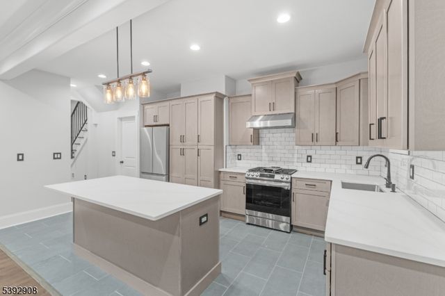 184 Seymour Ave, Newark City, NJ 07108