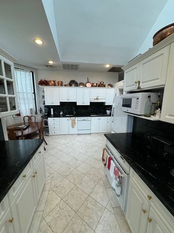 132 Boylston St 5, Boston, MA 02116