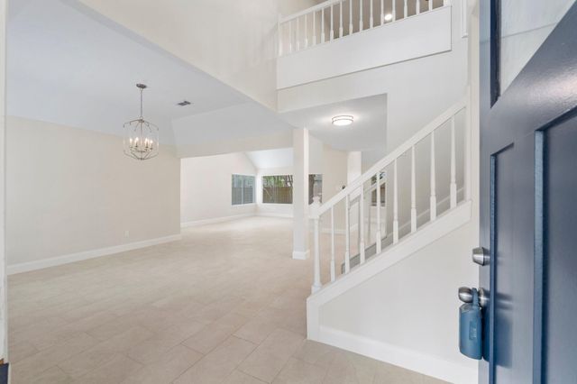 49 W Southfork Pines Circle, The Woodlands, TX 77381