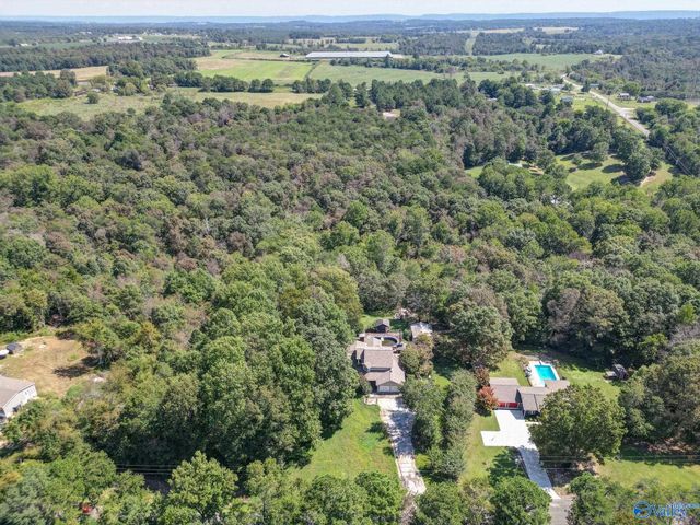 102 County Road 233, Rainsville, AL 35986