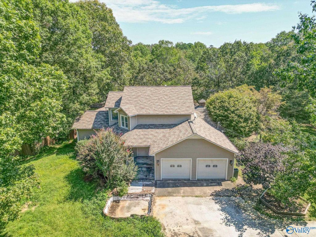 102 County Road 233, Rainsville, AL 35986