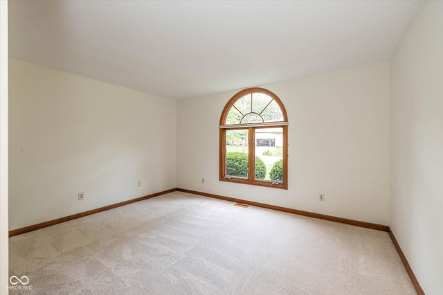 9121 Pinecreek Court, Indianapolis, IN 46256