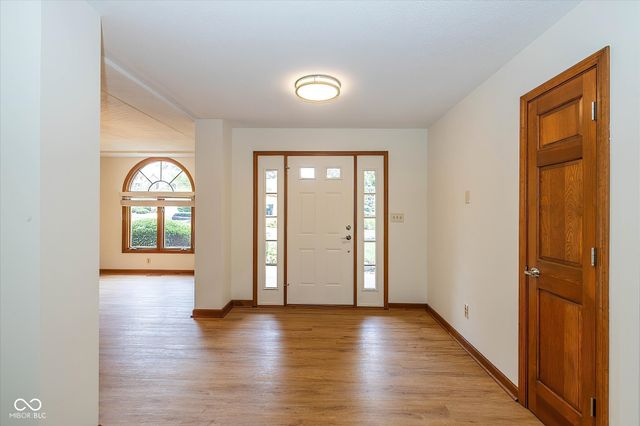 9121 Pinecreek Court, Indianapolis, IN 46256