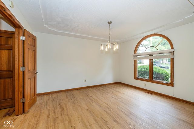 9121 Pinecreek Court, Indianapolis, IN 46256