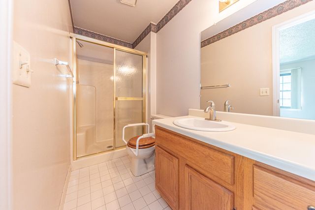 35868 Castlewood Court, Westland, MI 48185