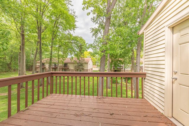 35868 Castlewood Court, Westland, MI 48185