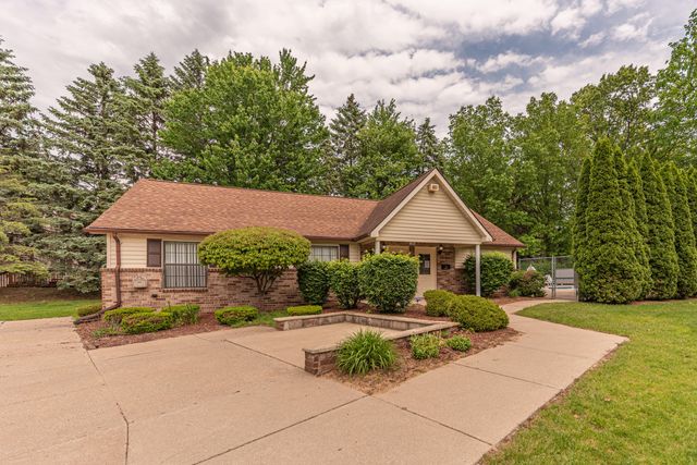 35868 Castlewood Court, Westland, MI 48185
