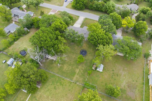 161 S Westview Dr, Andover, KS 67002