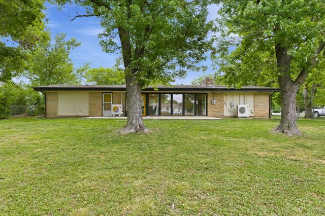 161 S Westview Dr, Andover, KS 67002