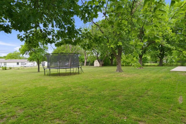 161 S Westview Dr, Andover, KS 67002