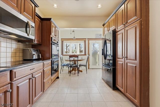 554 Barron Ave, Woodbridge Twp., NJ 07095