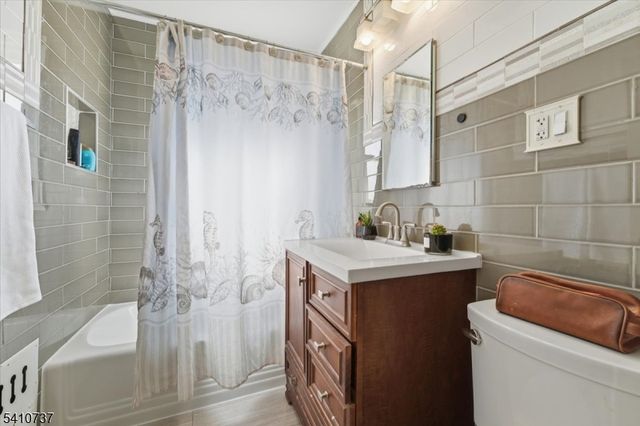 554 Barron Ave, Woodbridge Twp., NJ 07095