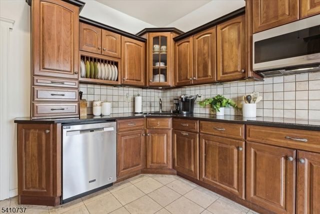 554 Barron Ave, Woodbridge Twp., NJ 07095