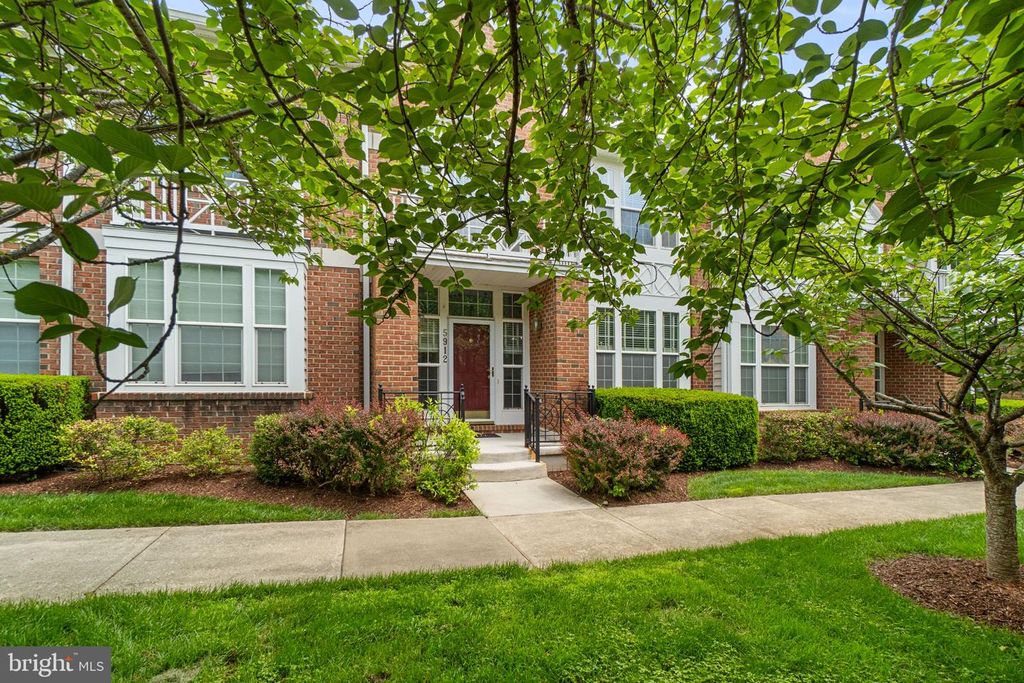 Image 1 of property listing at 5912 MYSTIC OCEAN LN #A4-24, Clarksville, MD 21029
