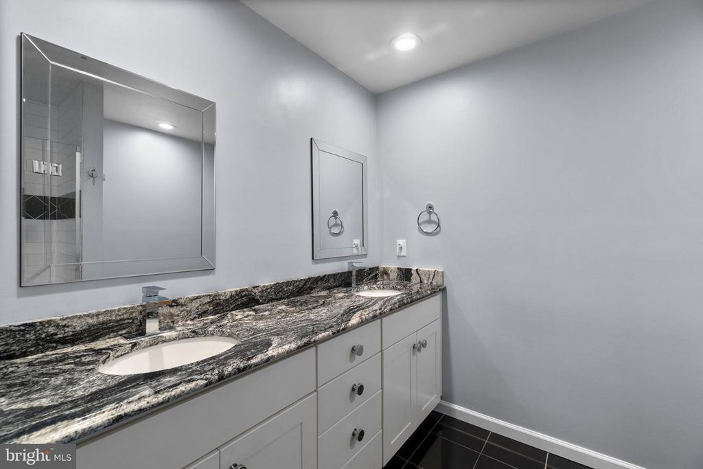 Image 21 of property listing at 5912 MYSTIC OCEAN LN #A4-24, Clarksville, MD 21029