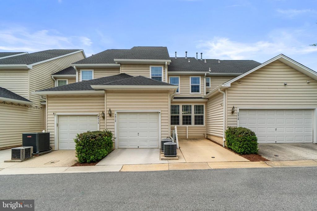 Image 41 of property listing at 5912 MYSTIC OCEAN LN #A4-24, Clarksville, MD 21029