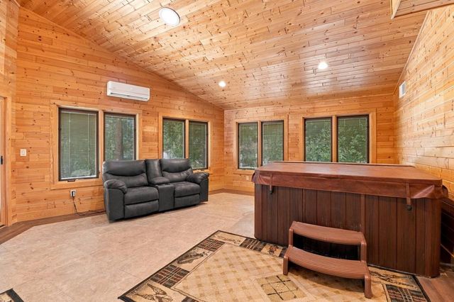5044 REDBUD COURT, Green Bay, WI 54311