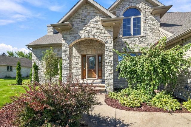 5044 REDBUD COURT, Green Bay, WI 54311