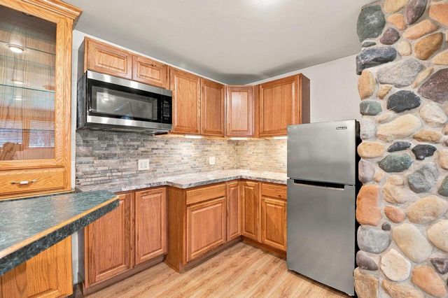 5044 REDBUD COURT, Green Bay, WI 54311