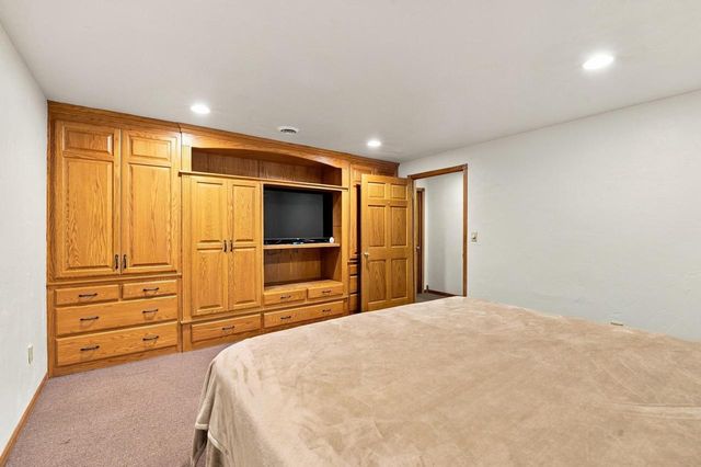 5044 REDBUD COURT, Green Bay, WI 54311