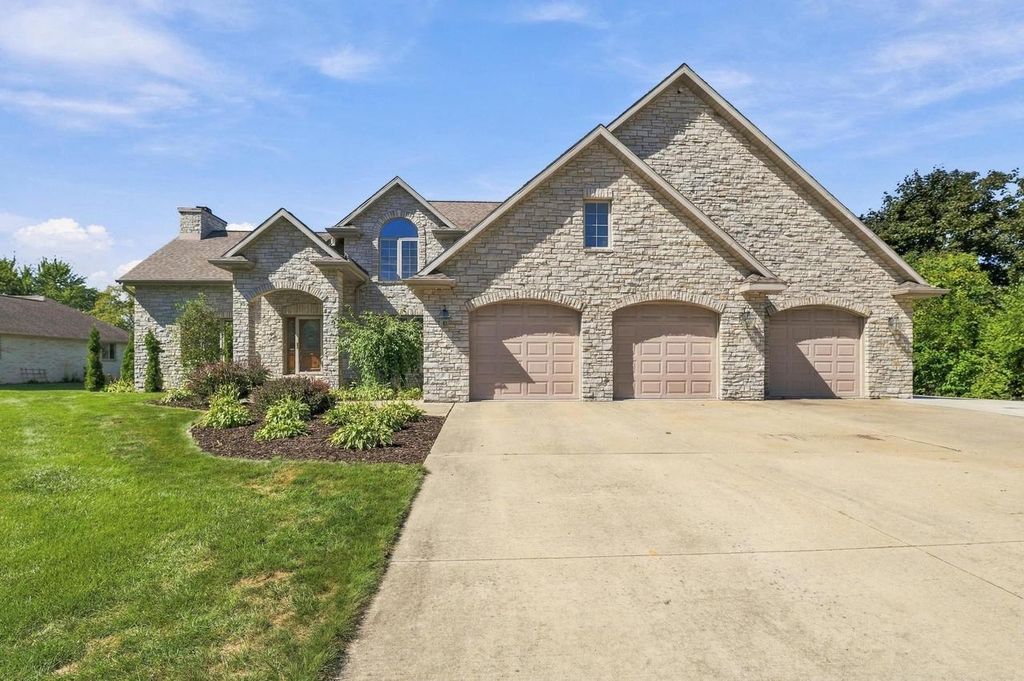 5044 REDBUD COURT, Green Bay, WI 54311