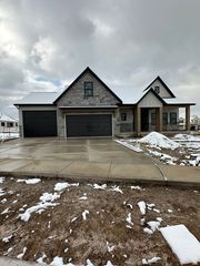 143 S CHAMBERLAIN ST #327, Mapleton, UT 84664