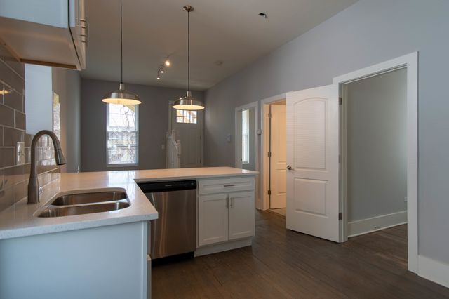 2117 W 18th Street 1R, Chicago, IL 60608