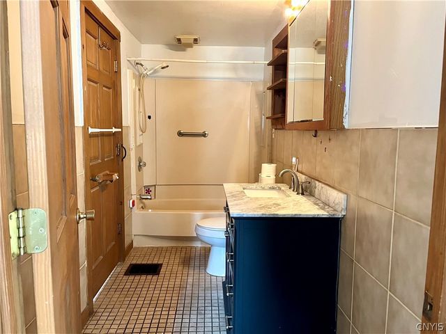 30 Cut Off Road, Granby, NY 13069