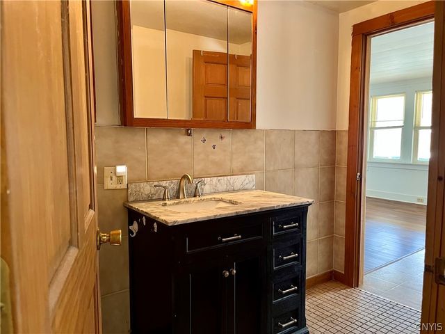 30 Cut Off Road, Granby, NY 13069