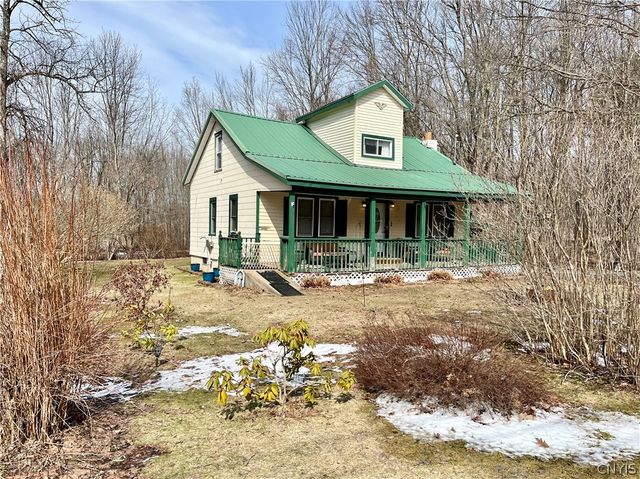 30 Cut Off Road, Granby, NY 13069