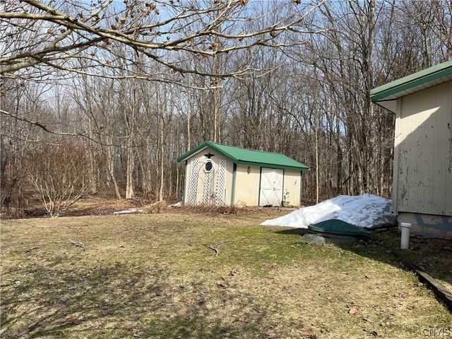 30 Cut Off Road, Granby, NY 13069