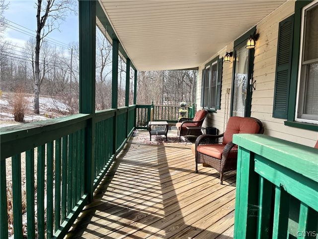 30 Cut Off Road, Granby, NY 13069