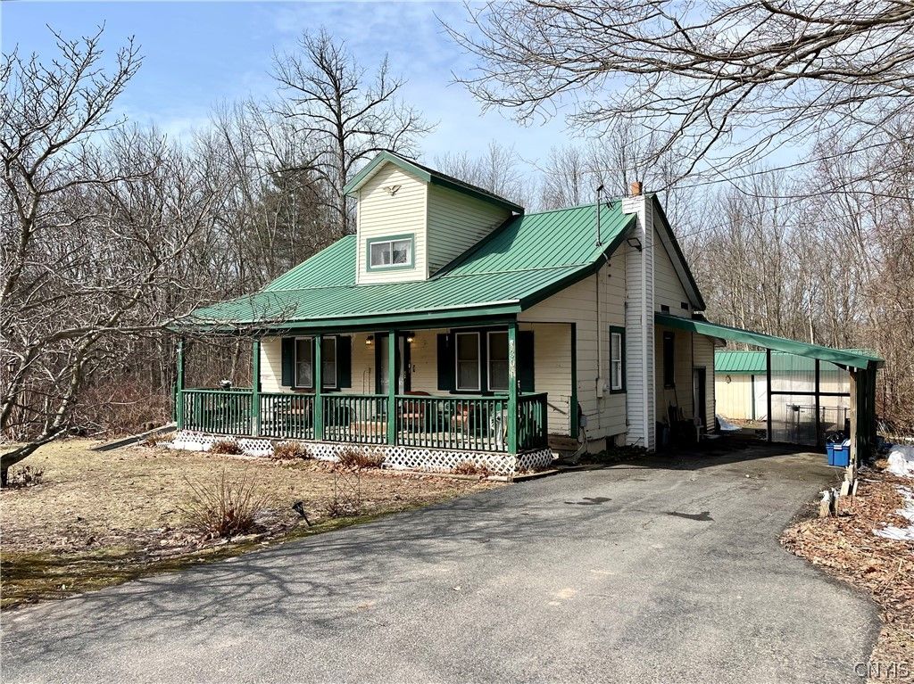 30 Cut Off Road, Granby, NY 13069