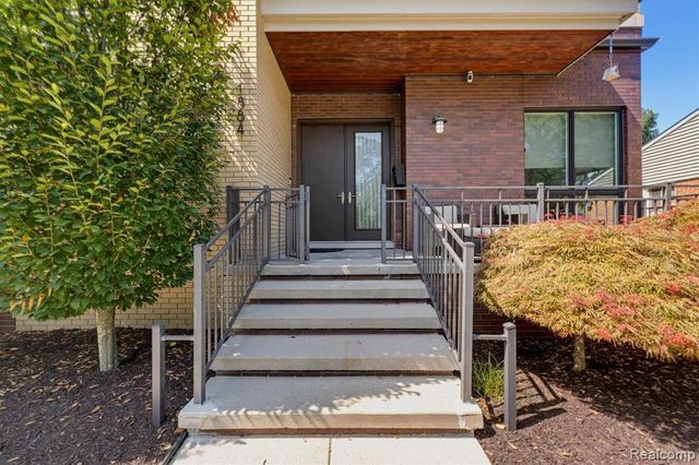 1884 Shipman Boulevard, Birmingham, MI 48009