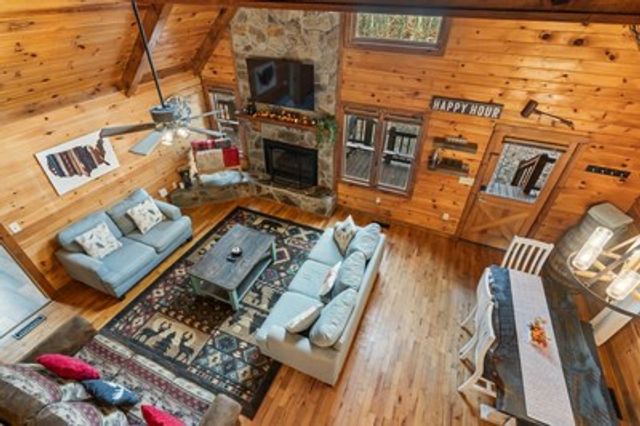 162 Little Falls Drive, Mineral Bluff, GA 30559