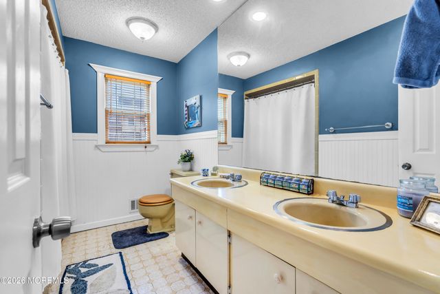 3290 Long Point Drive, Toms River, NJ 08753