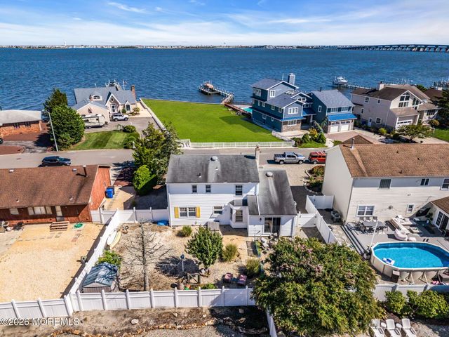3290 Long Point Drive, Toms River, NJ 08753