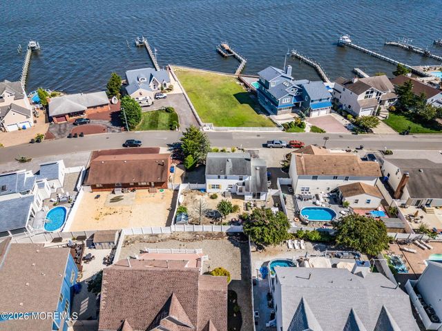 3290 Long Point Drive, Toms River, NJ 08753