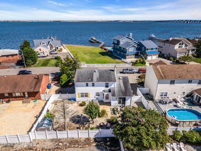 3290 Long Point Drive, Toms River, NJ 08753