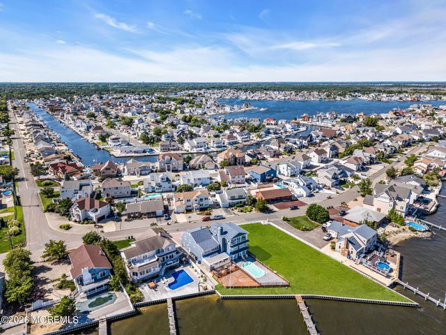 3290 Long Point Drive, Toms River, NJ 08753