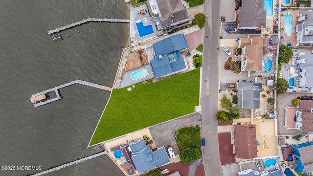 3290 Long Point Drive, Toms River, NJ 08753