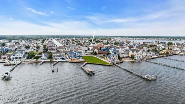 3290 Long Point Drive, Toms River, NJ 08753