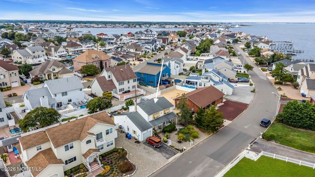 3290 Long Point Drive, Toms River, NJ 08753