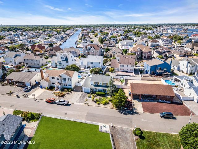 3290 Long Point Drive, Toms River, NJ 08753