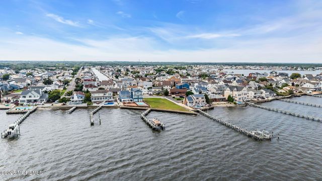 3290 Long Point Drive, Toms River, NJ 08753