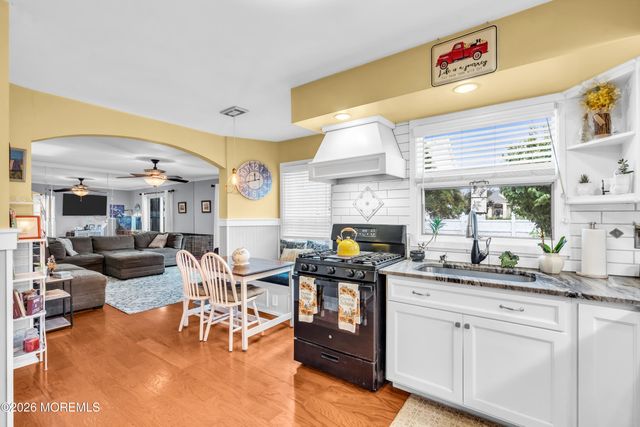 3290 Long Point Drive, Toms River, NJ 08753