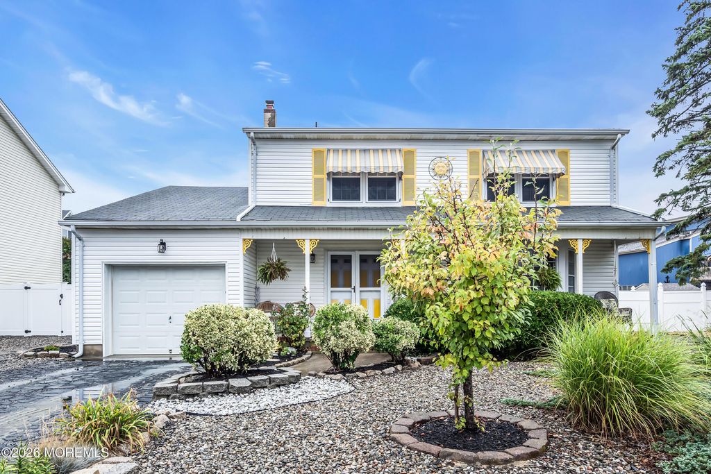3290 Long Point Drive, Toms River, NJ 08753