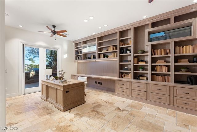 2436 Grassy Spring Place, Las Vegas, NV 89135