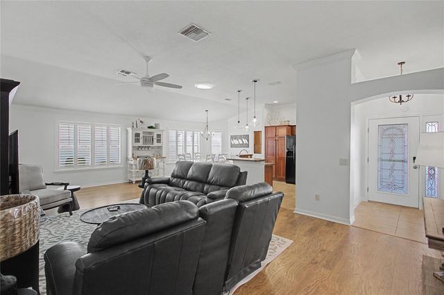 1106 SOUTHERN SUN DR, The Villages, FL 32162